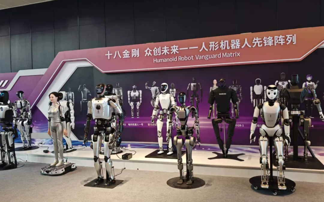 WAIC 2024｜自动驾驶、人形机器人、大模型会是智能硬件的未来吗